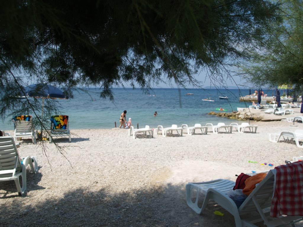 Beach Guesthouse Mediteran Podstrana Exterior foto